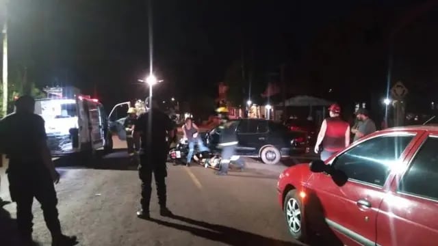 Choque entre un auto y una moto en Jardín América dejó un herido