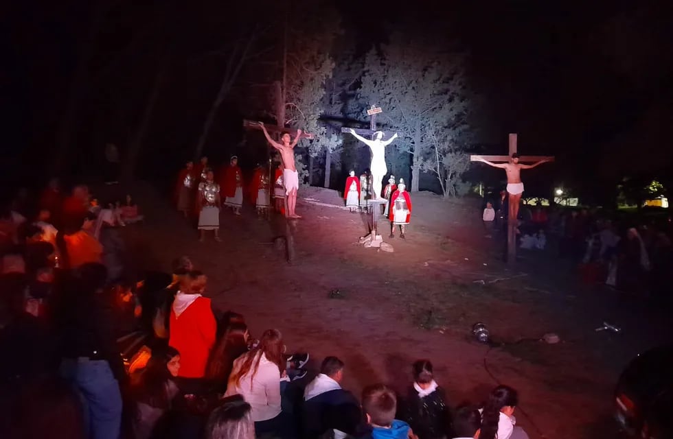 Gran demostración de fe: miles de personas participaron del Vía Crucis de Punta Alta