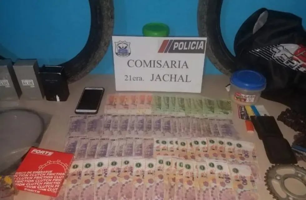 La Policía logró recuperar parte del dinero robado.