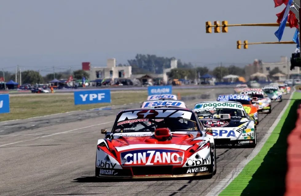 TC en el Autódromo Rosendo Hernández