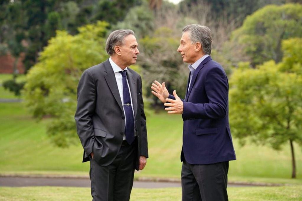 Mauricio Macri con Miguel Ángel Pichetto en la Quinta de Olivos. (Twitter @mauriciomacri).