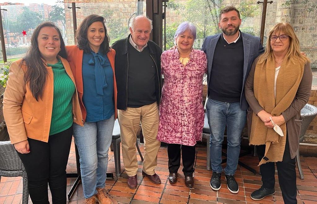 En su carácter de senadora nacional electa por Bogotá, Gloria Florez recibió a la comitiva oficialista argentina.