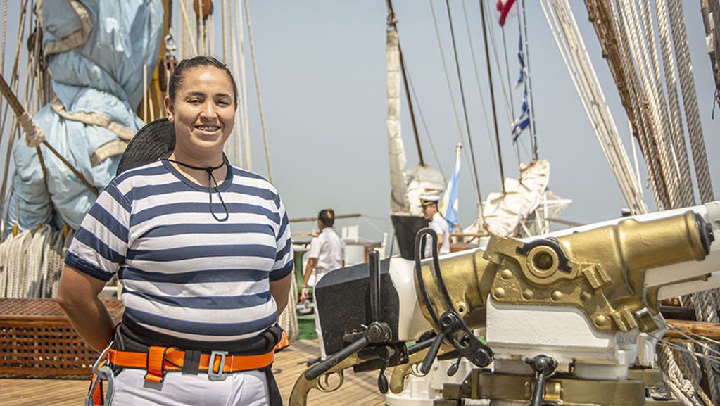 La cabo segundo María Ayelén Hernández formó parte de la tripulación de la Fragata Libertad.