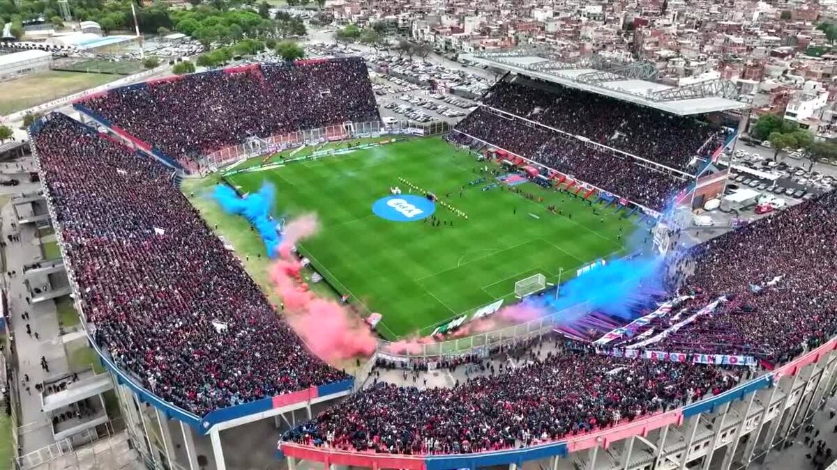 El increíble recibimiento de los hinchas de San Lorenzo en la despedida ...