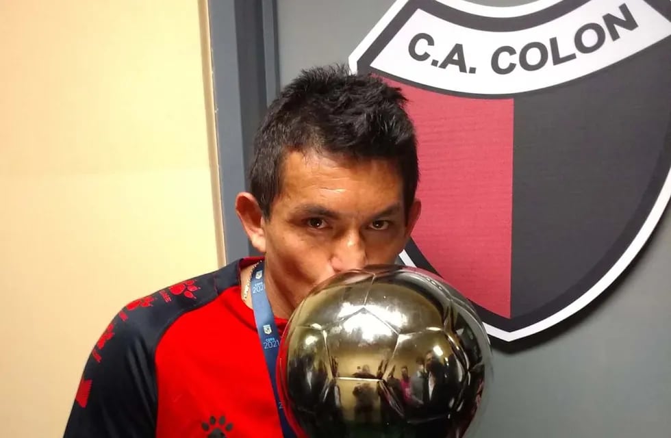 "Pulga" Rodríguez regresó a Colón, donde fue campeón del fútbol argentino. (La Voz  / Archivo)