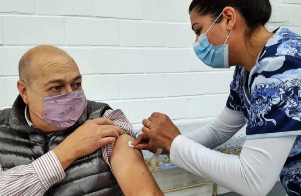 Vacunación contra el COVID-19 en Argentina. (Archivo)