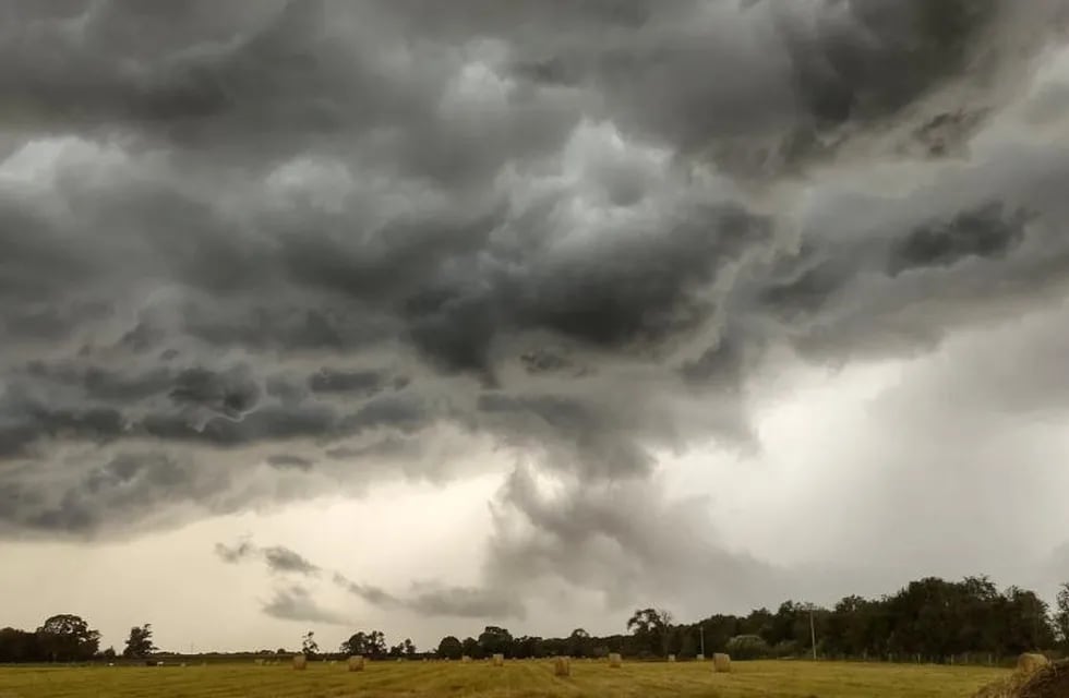 Se anuncian fuertes tormentas para este miércoles en Pérez y la región. (@meteomat)