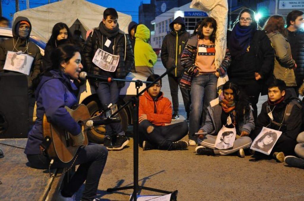 Marcha en la noche de los lapices