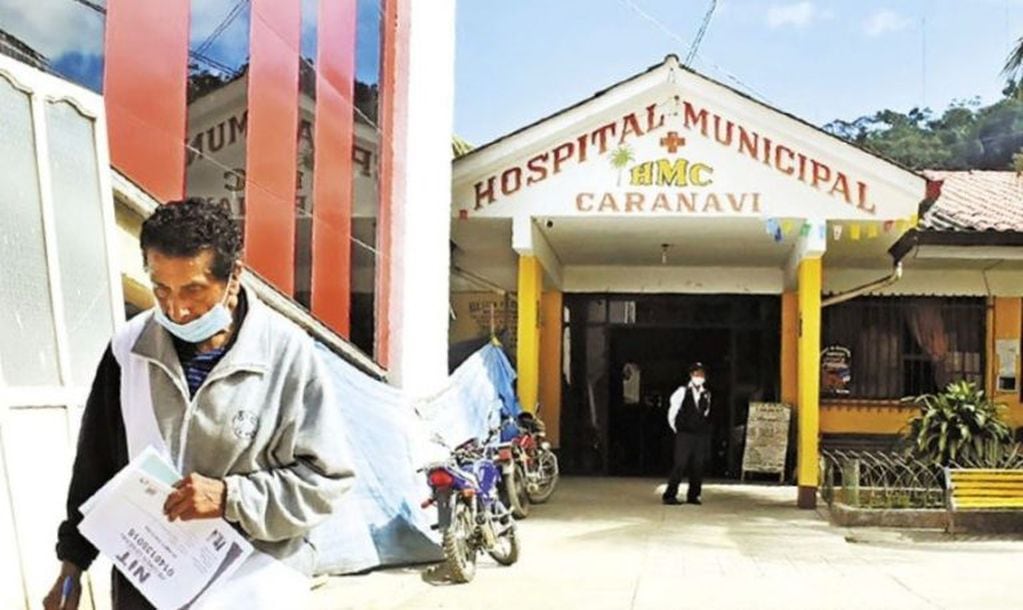 "Hay incertidumbre en Caranavi por enfermedad que ya mató a dos personas", se lee en los títulos del diario boliviano El Deber.