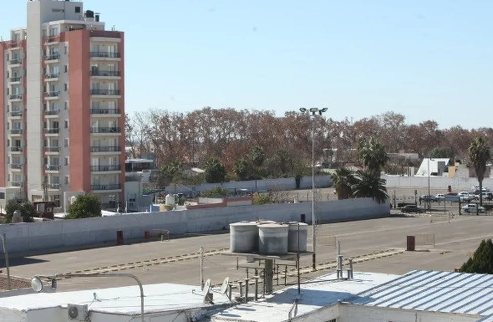 El desembarco en Mendoza del híper de la construcción chileno Sodimac está en su etapa preliminar.