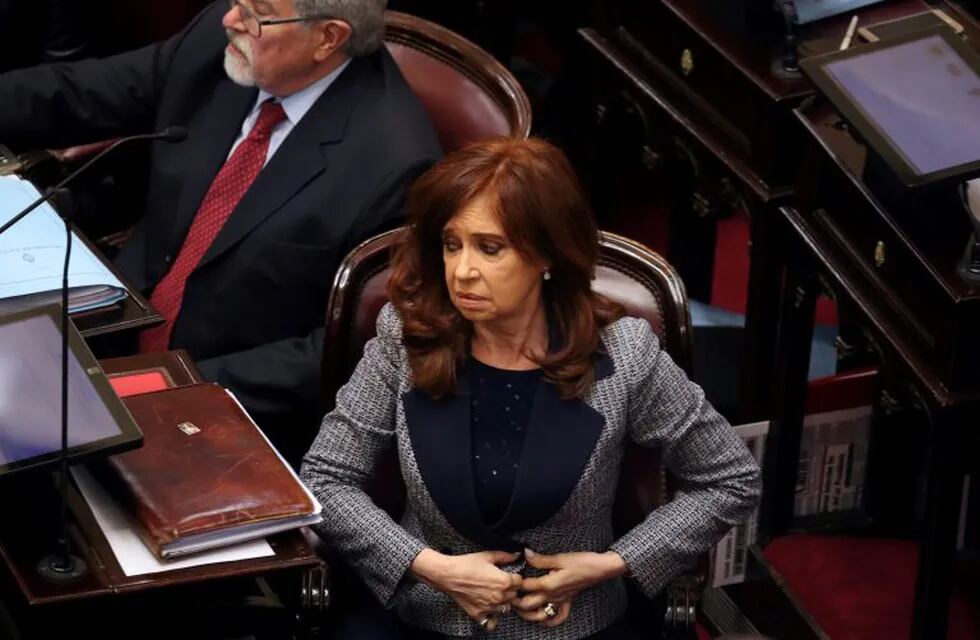 Former Argentine President and senator Cristina Fernandez de Kirchner attends a session at the Senate in Buenos Aires, Argentina August 22, 2018. REUTERS/Marcos Brindicci      TPX IMAGES OF THE DAY