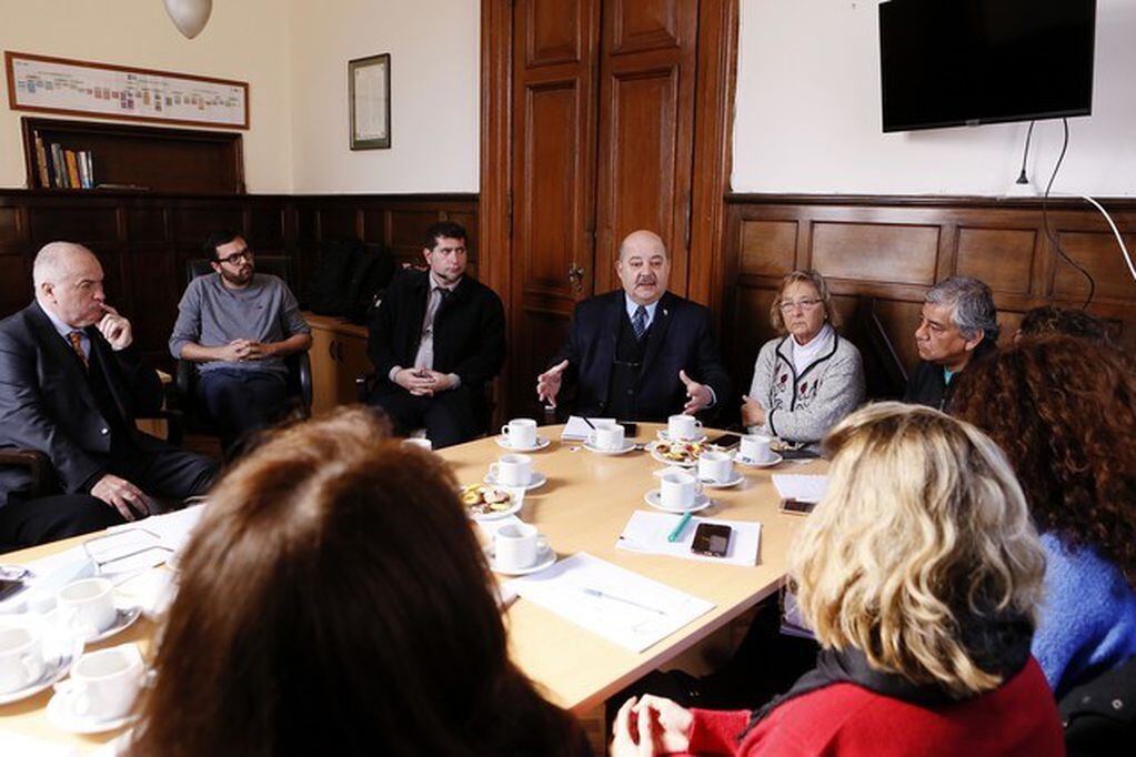 Firma del convenio de colaboración con la representante del Fondo de las Naciones Unidas para la Infancia, UNICEF (web)