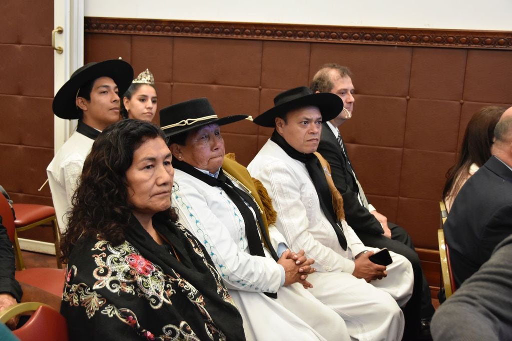 Representantes de instituciones tradicionalistas participaron en el conversatorio para promover el reconocimiento del gaucho jujeño Manuel Eduardo Arias como héroe nacional.