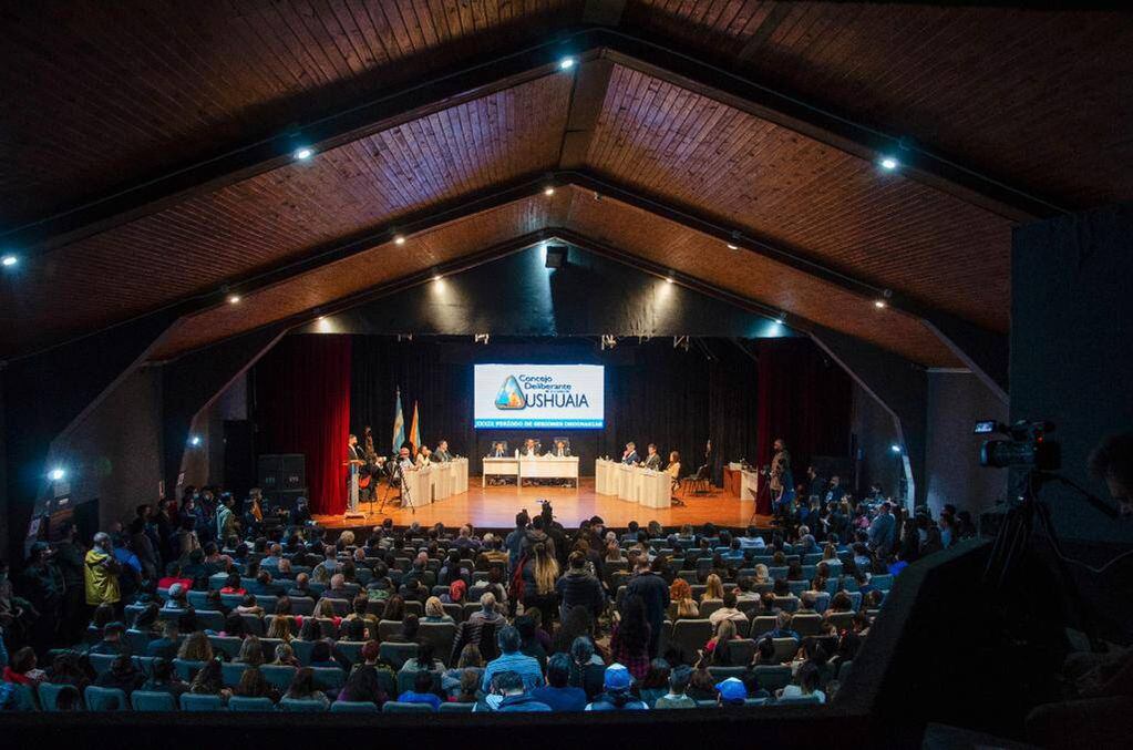 Sala "Niní Marshall", ante la sesión inaugural del Concejo Deliberante Ushuaia.