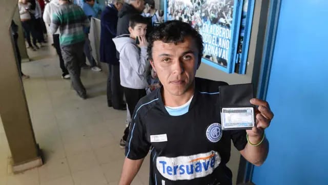 Los hinchas de Belgrano sigue asociándose (Foto: Facundo Luque).