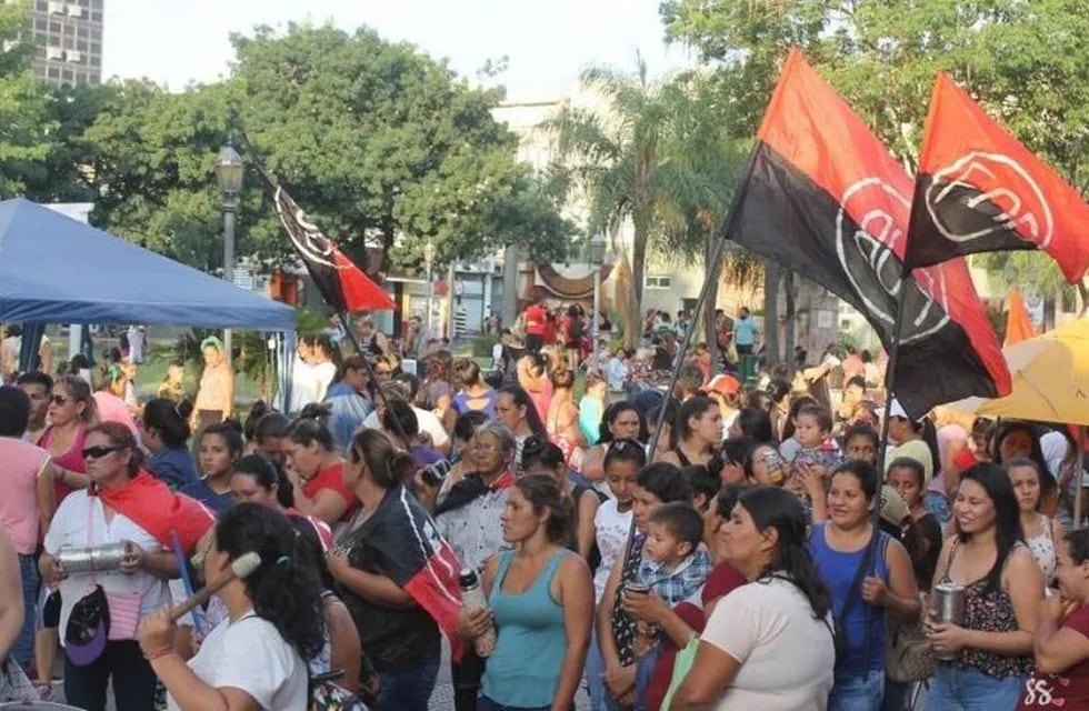 El colectivo feminista de Corrientes reclamó justicia por los casos de femicidio. (Foto: El Litoral)