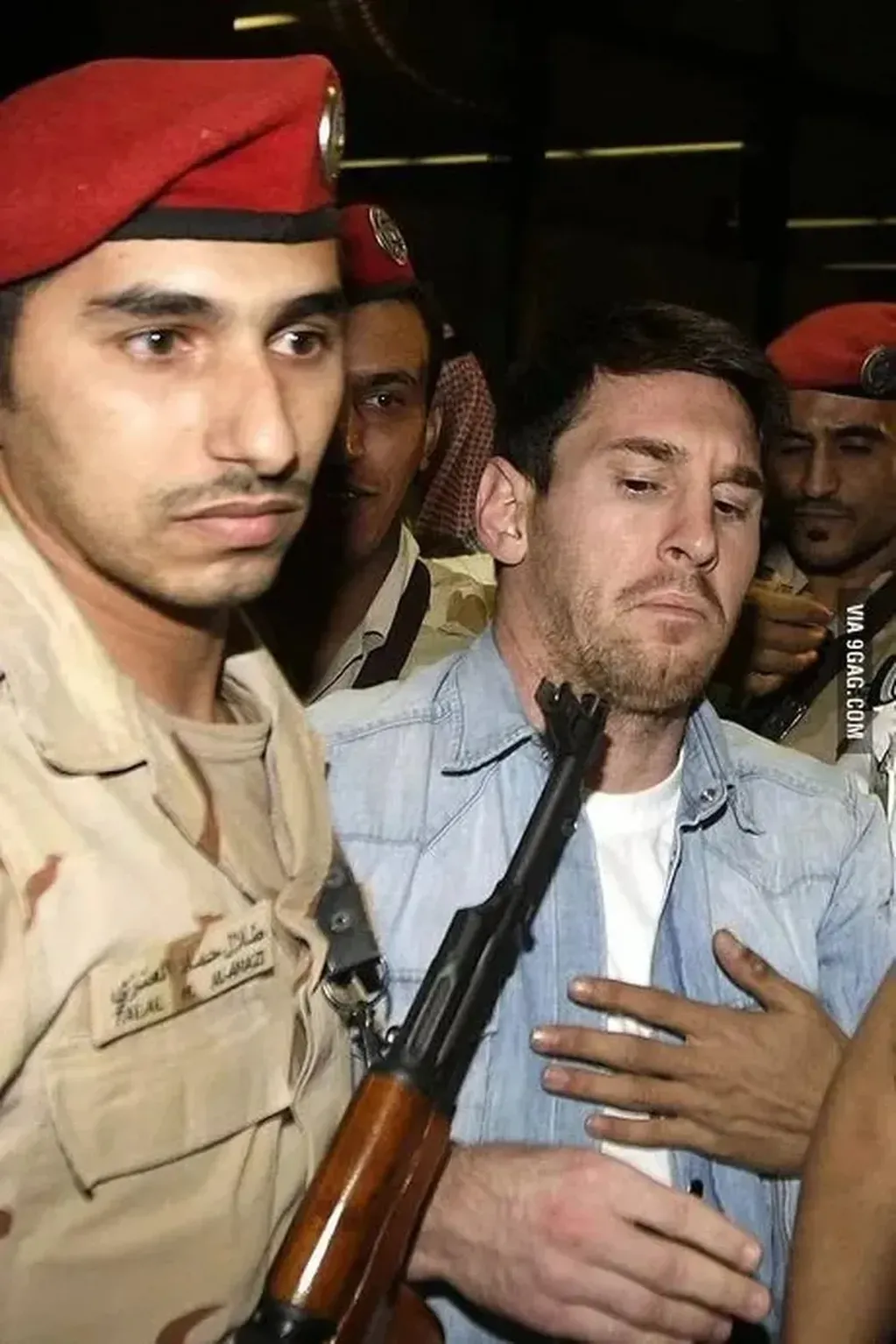 Messi out of context apuntado en medio oriente