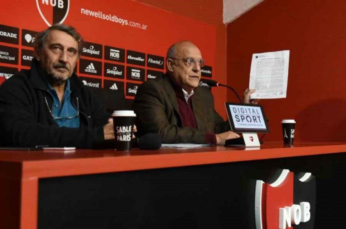 El exrepresentante de futbolistas desmintió la propuesta atribuida al director técnico. (Prensa Newell's Old Boys)