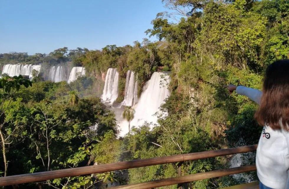 Desde este miércoles, los misioneros podrán pedir lugar para visitar las Cataratas del Iguazú