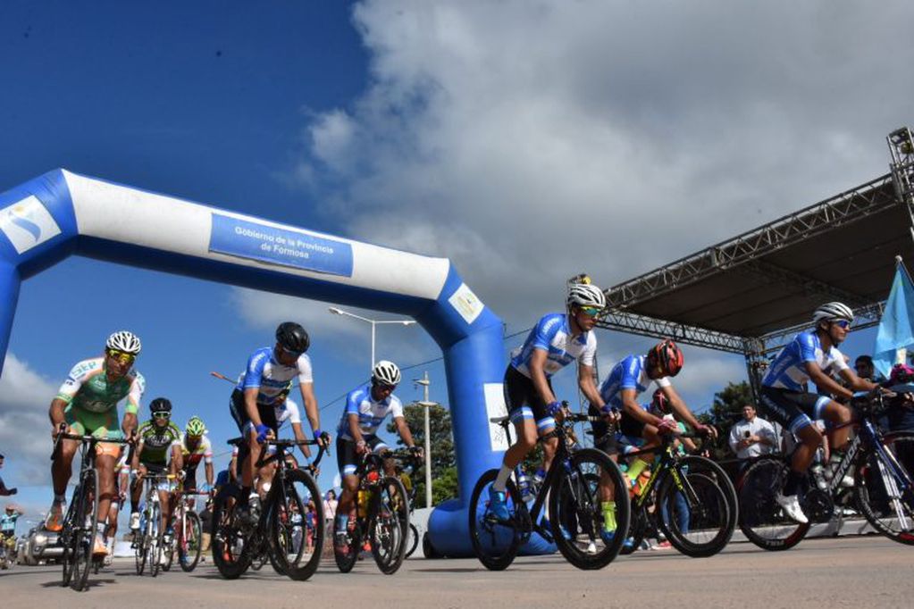 Este domingo se realizó una competencia ciclística para promocionar el Bañado La Estrella