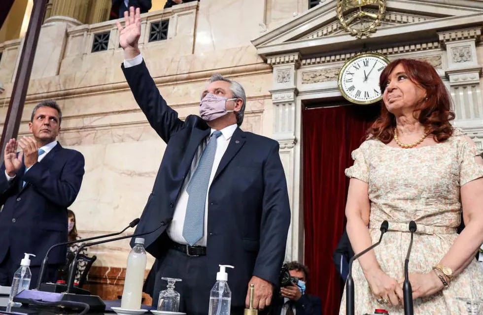 Alberto Fernández. Junto a Cristina Fernández y Sergio Massa, en Diputados, el lunes 1° de marzo. (Presidencia)