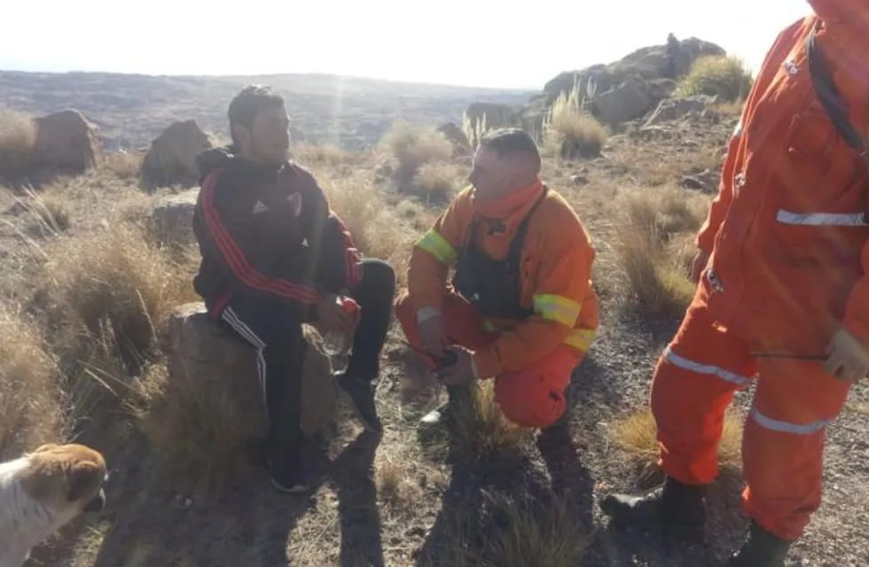 Los bomberos de Traslasierra encontraron a Pablo Ponce, el joven de Nono que estaba desaparecido desde el viernes. (Foto Federación de Bomberos Voluntarios)