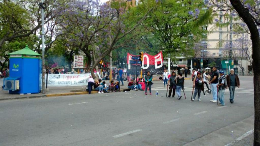 Corte en La Cañada, protesta de organizaciones sociales.