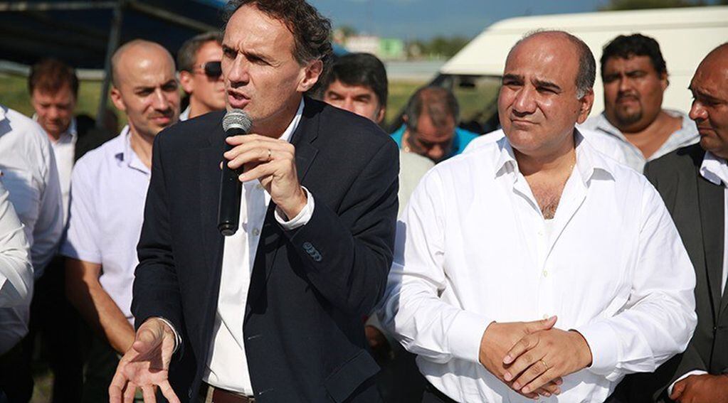 El gobernador Manzur junto al ministro Gabriel Katopodis. (@JuanManzurOK)