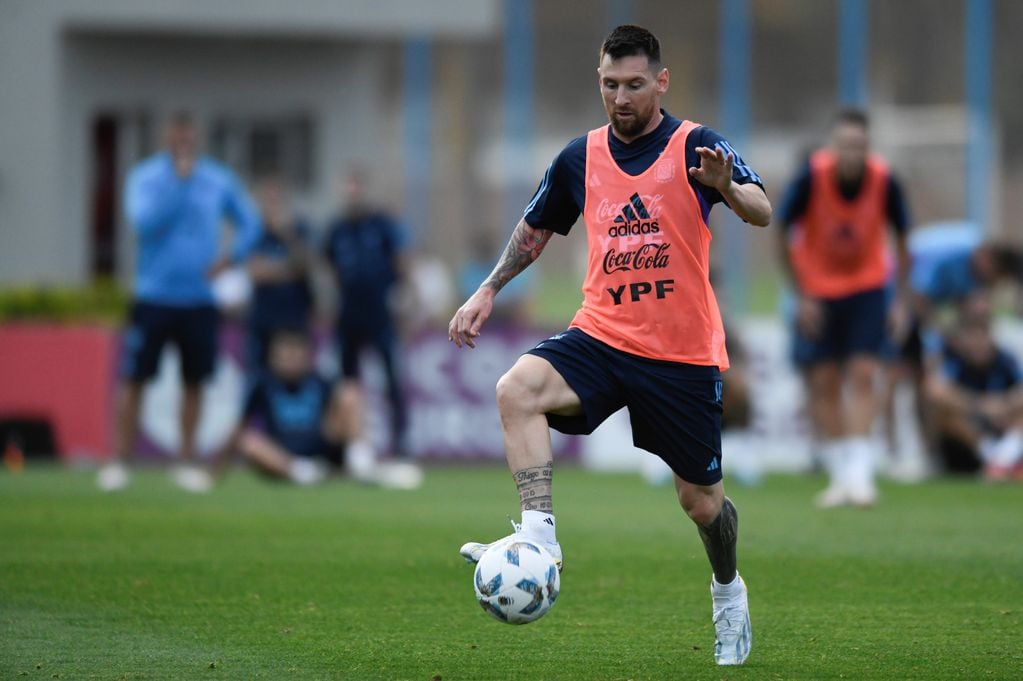 Lionel Messi en los entrenamientos con la Selección.