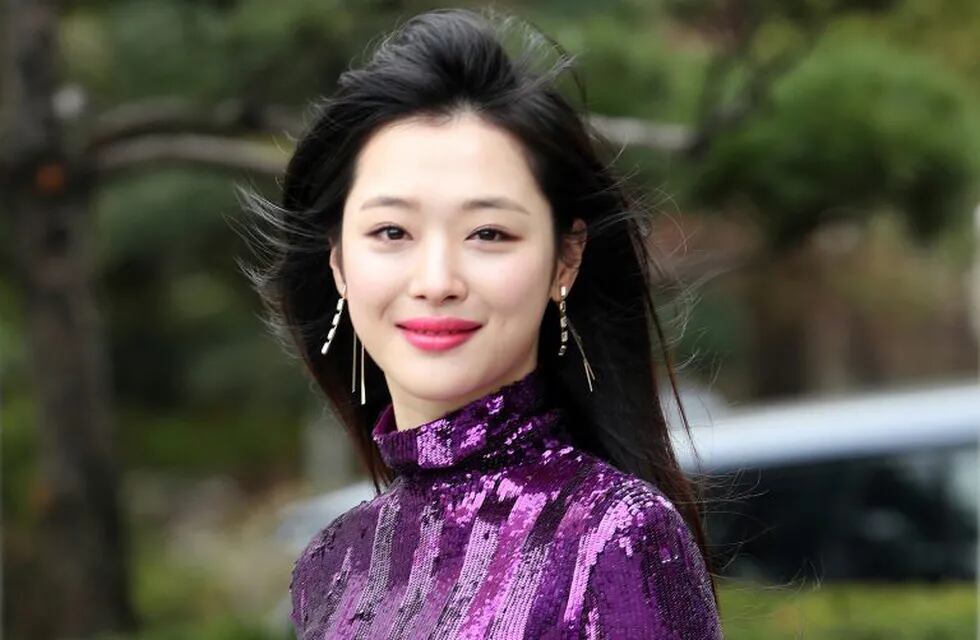 This undated photo released by Yonhap in Seoul on October 14, 2019 shows Sulli, a former member of top South Korean girl group f(x). - A popular K-pop star who had long been the target of abusive online comments was found dead at her home on October 14, South Korean police said. (Photo by - / YONHAP / AFP) / - South Korea OUT / REPUBLIC OF KOREA OUT  NO ARCHIVES  RESTRICTED TO SUBSCRIPTION USE