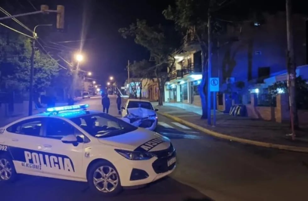 Siniestro vial en Eldorado: automovilista chocó contra un poste de telefonía.