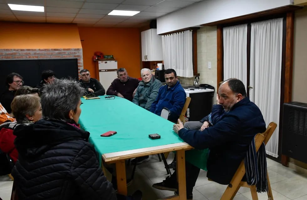 Pablo Garate se reunió con integrantes de las Juntas Vecinales de Tres Arroyos