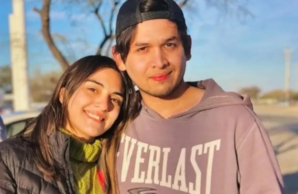 Emiliano Mereles y Gimena Castro, la joven pareja de Angaco que murió tras volcar y caer a un desagüe.
