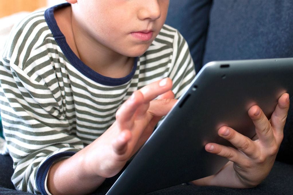 Crecen las denuncias por acosos a niños a través de medios electrónicos