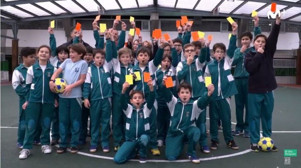 Arbitraje, la nueva actividad escolar de una escuala de La Coruña. (Foto: Captura de video)