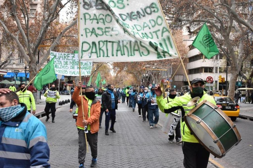 Empleados municipales de la Ciudad de Mendoza.