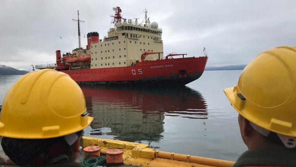 Arribo del Rompehielos A.R.A "Almirante Irizar"