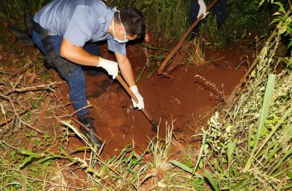 Mujer fue hallada enterrada en Piñalito Norte