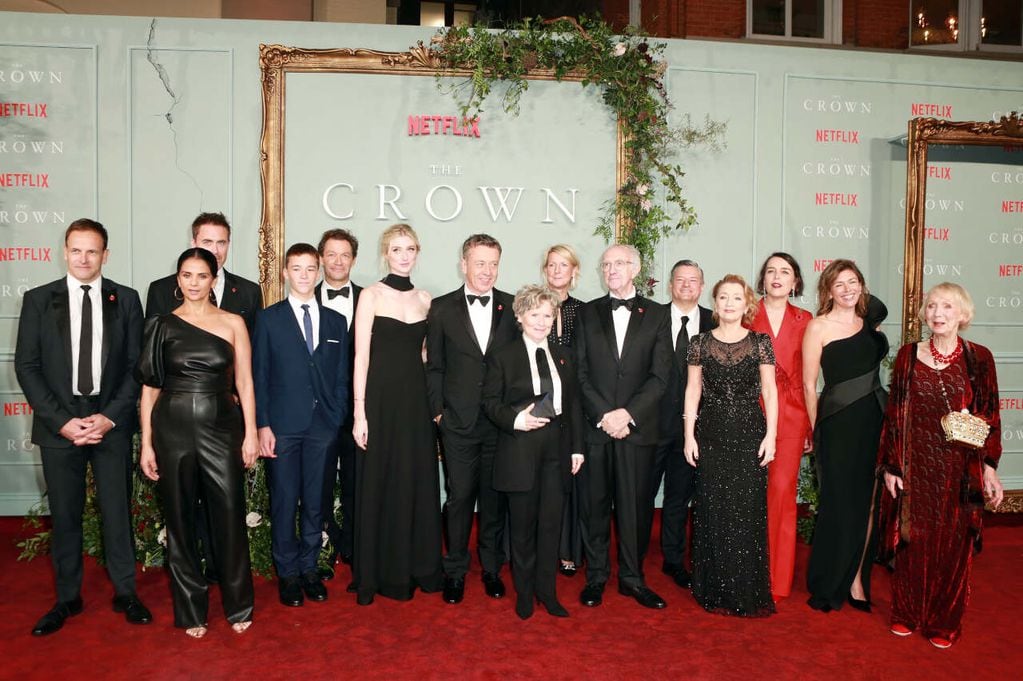 El elenco de la serie “The Crown” producida por Netflix.