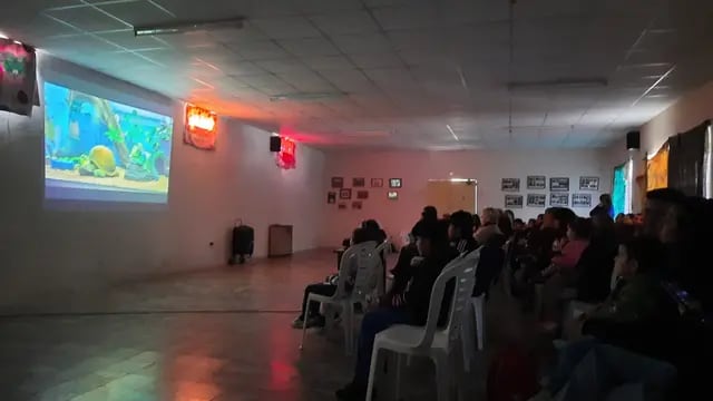 Punta Alta: gran participación del cine gratuito en el barrio Nueva Bahía