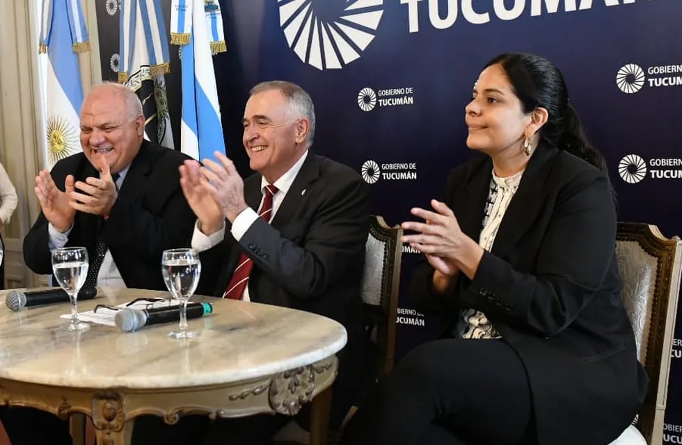 El gobernador Osvald Jaldo junto a Federico Masso y Josefina Zárate