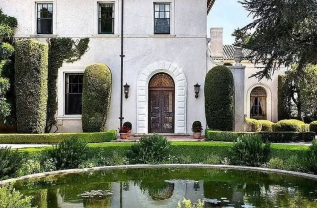 Elon Musk vendió su millonaria mansión en Bel Air, Los Ángeles para vivir en una pequeña casa en Texas.