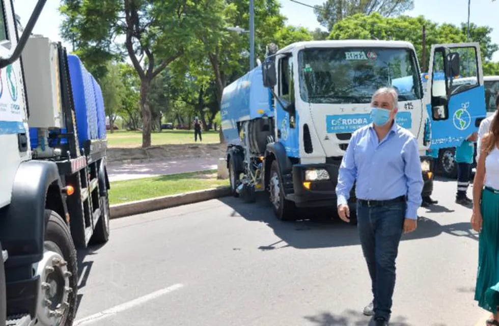 Incorporaron nuevos camiones para la  desobstrucción de desagües pluviales y bocas de tormenta (Municipalidad de Córdoba)