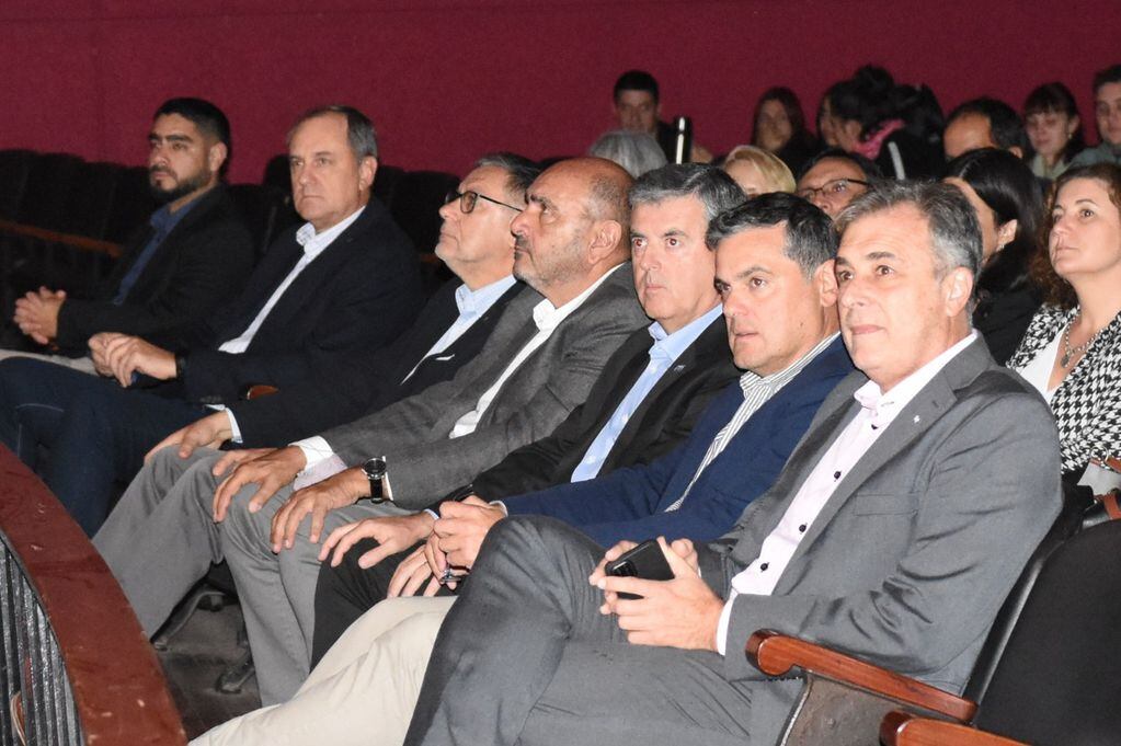 El intendente Luis Castellano y los rectores de las Universidades radicadas en Rafaela, en el inicio del año del CUR