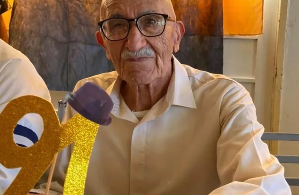 Domingo Balmaceda tiene 91 años y está cargado de muchas historias.