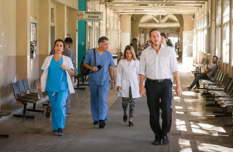 Médicos de Gualeguaychú junto al municipio evalúan volver a Fase 1 por rebrote de COVID-19.\nCrédito: H-C