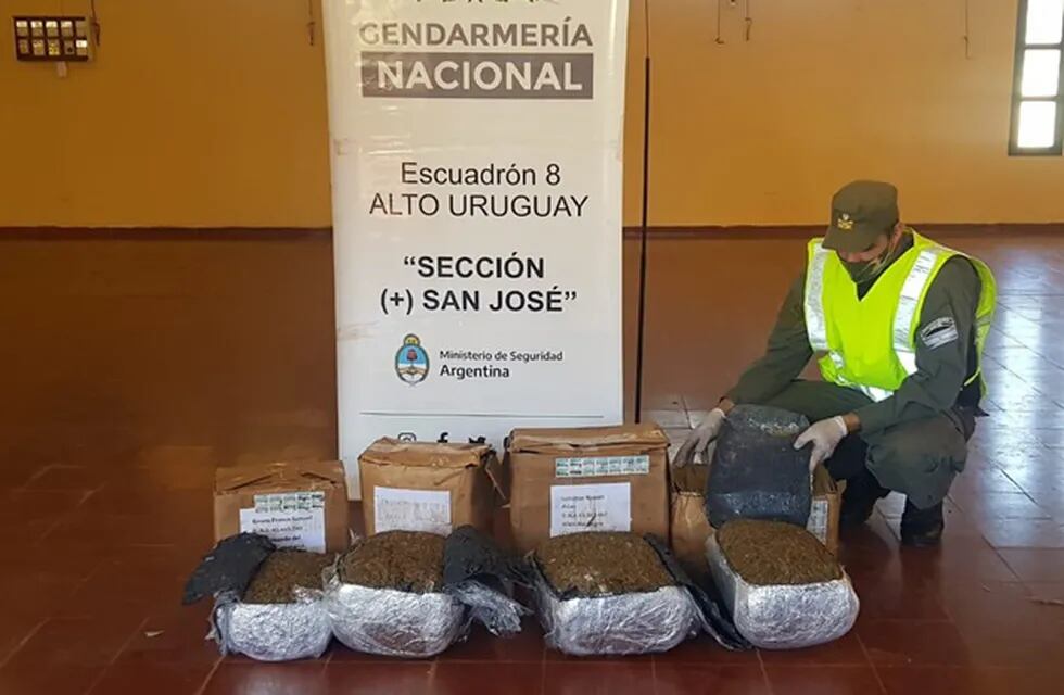 Gendarmería Nacional secuestró marihuana que era transportada en un rodado de Correo Argentino. Gendarmería Nacional