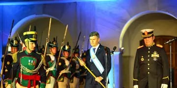 El 25 de mayo en Córdoba: Daniel Passerini encabeza el cambio de guardia en el Cabildo.