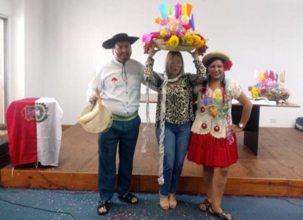 La directora de Turismo de San Salvador de Jujuy, Gabriela Canoniero, fue elegida "comadre" por las autoridades de Tarija.