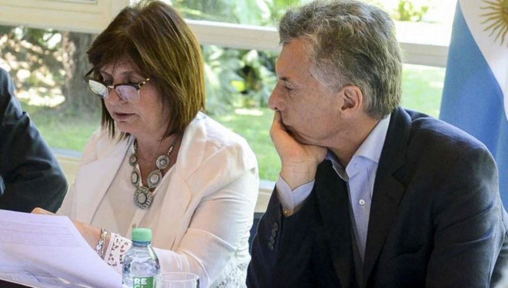 La ministra de Seguridad, Patricia Bullrich junto al presidente, Mauricio Macri.